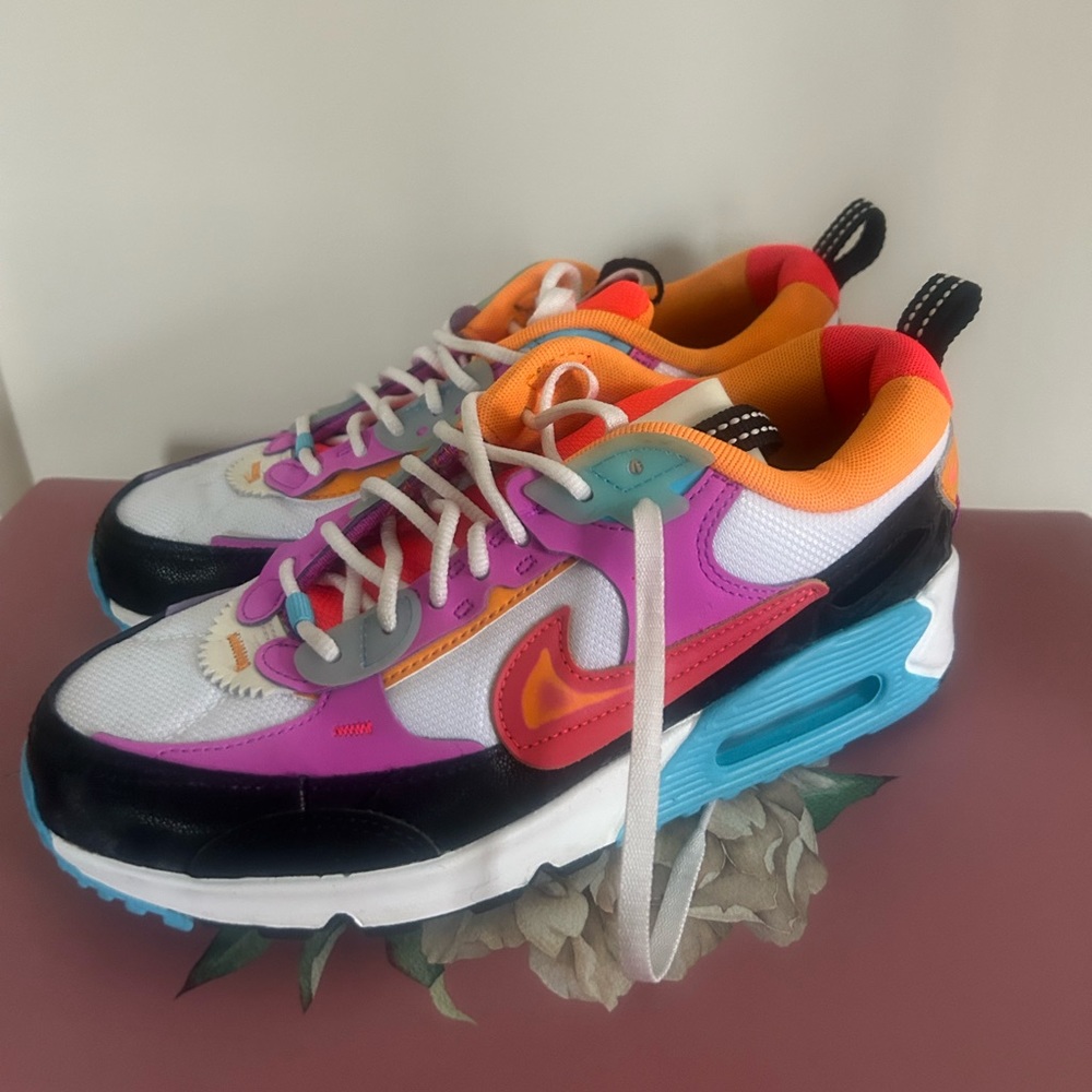 Mike Air Max Size 7.5 (resell)